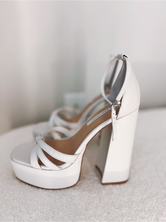 Steve Madden Shoes - STEVE MADDEN RETRO SZ 8 Platform Block Heel Sandals with Ankle Strap